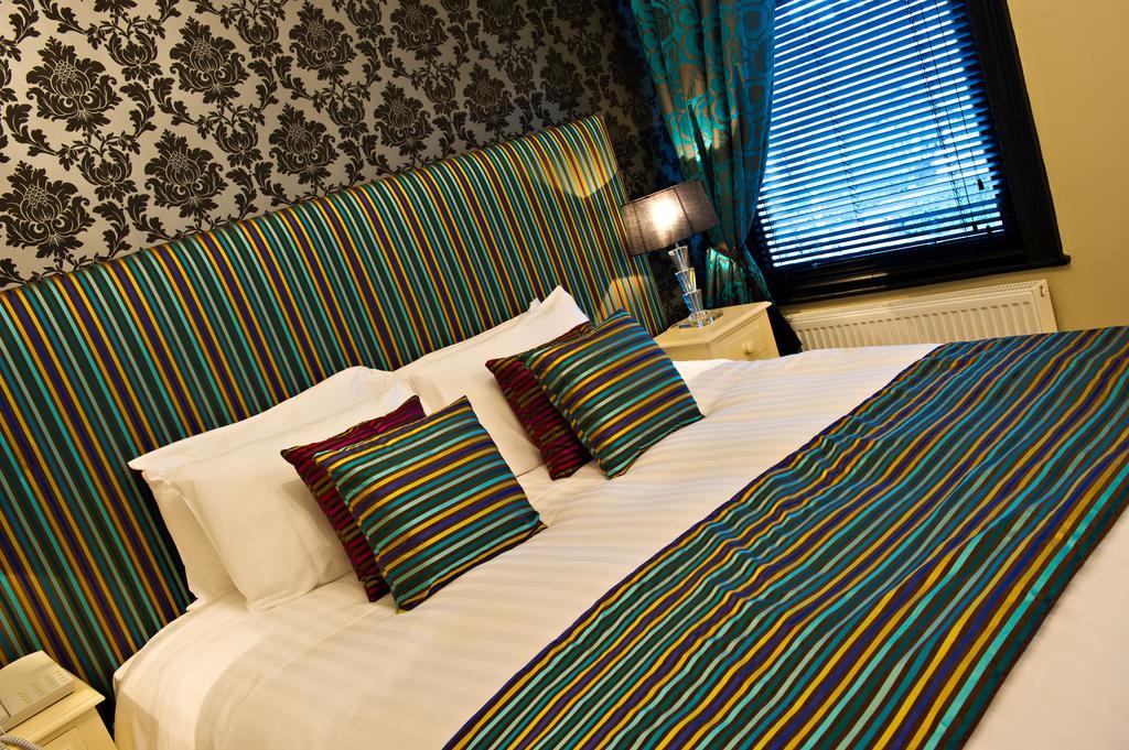 Hotel The Grafton Boutique à Harrogate Extérieur photo A bed runner