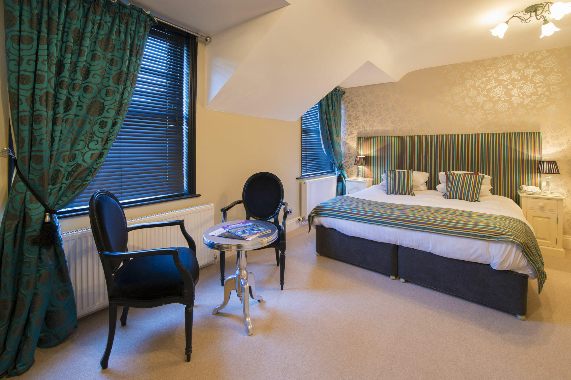 Hotel The Grafton Boutique à Harrogate Extérieur photo A bedroom at the hotel